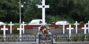 Kwatera żołnierzy poległych w trakcie ll wojny światowej na cmentarzu w Górze Kalwarii